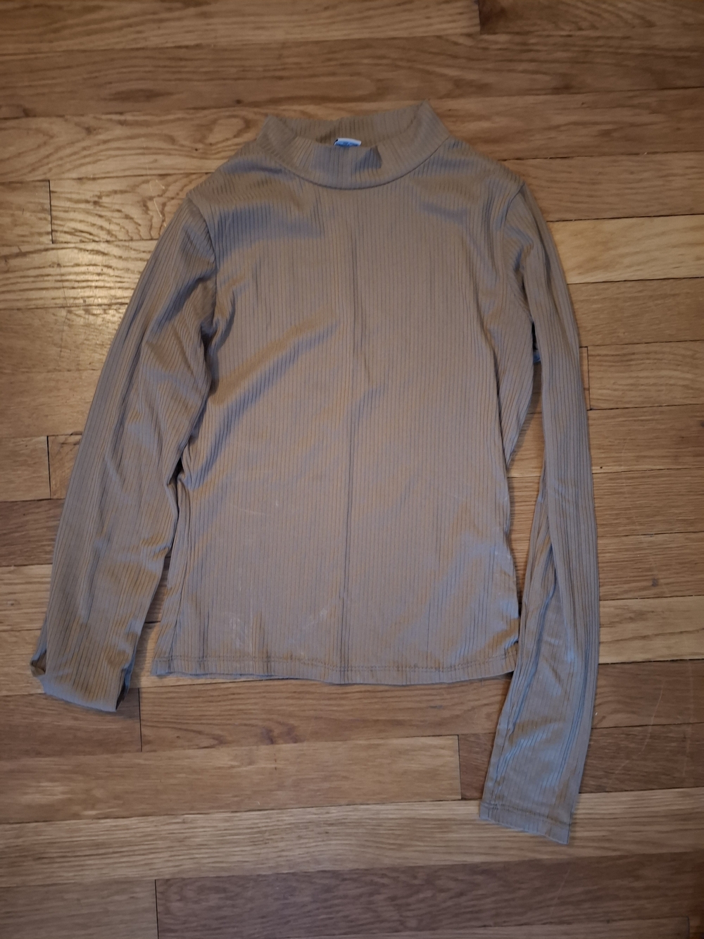 Long-Sleeve Ribbed Mock Neck Sweater - Tan